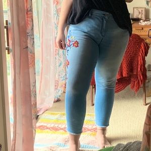 Universal Thread floral embroidered skinny jeans